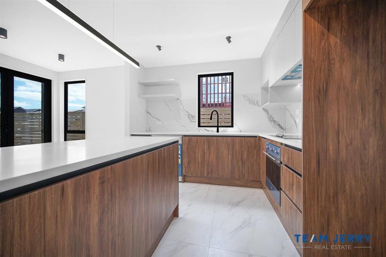 Photo of property in 5 Te Kaapia Road, Papakura, 2110