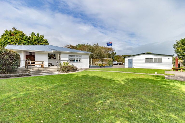 Photo of property in 50 Painua Road, Hokio Beach, Levin, 5571
