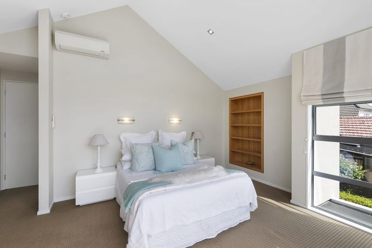 Photo of property in 72 Wai-iti Terrace, Bryndwr, Christchurch, 8052