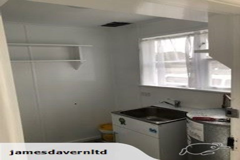 Photo of property in 7 Kotuku Street, Te Atatu Peninsula, Auckland, 0610