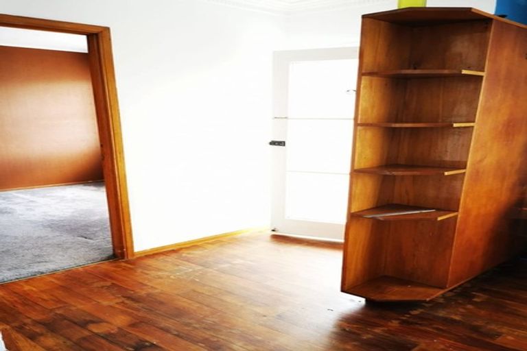 Photo of property in 2/430 Mount Albert Road, Mount Roskill, Auckland, 1041