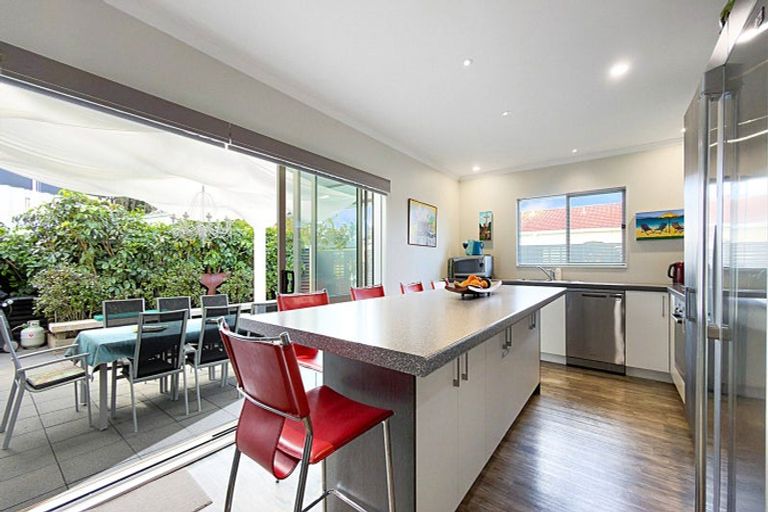 Photo of property in 10 Whiritoa Beach Road, Whiritoa, Whangamata, 3691