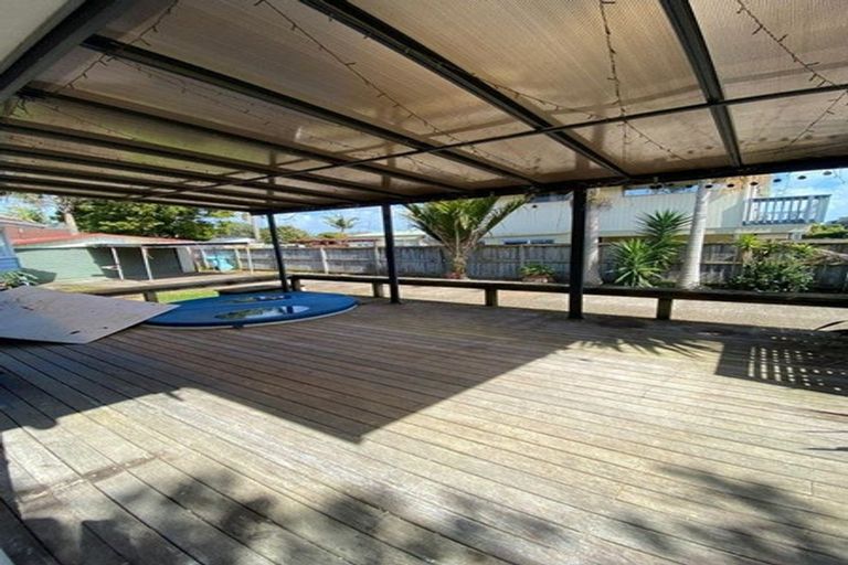 Photo of property in 26 Gibbons Road, Weymouth, Auckland, 2103