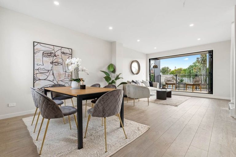 Photo of property in 18b Kings Road, Panmure, Auckland, 1072