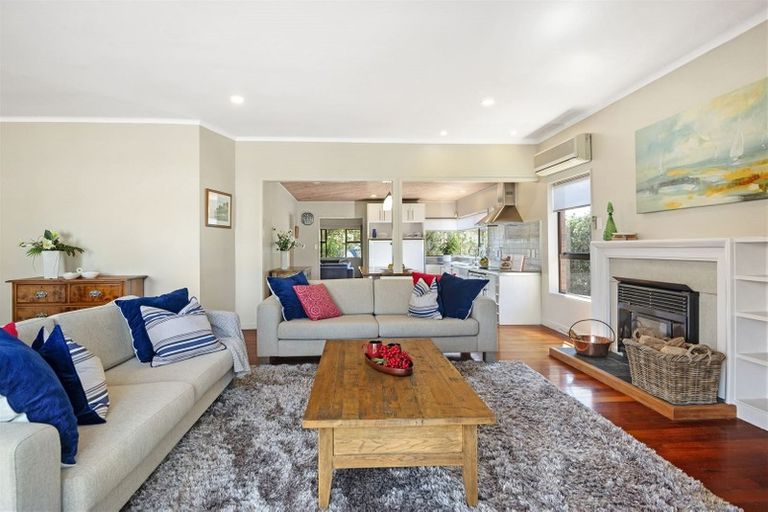 Photo of property in 3 Sale Street, Cockle Bay, Auckland, 2014