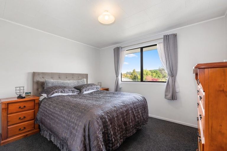 Photo of property in 5 Crystal Place, Pukehangi, Rotorua, 3015