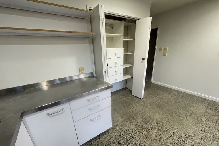 Photo of property in 180 Marine Parade North, Piha, New Lynn, 0772