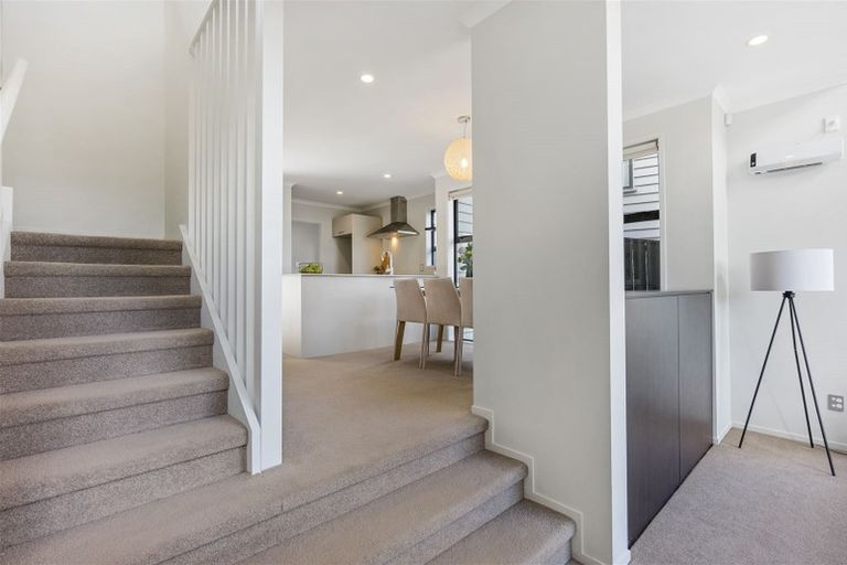 Photo of property in 6 Hirimate Place, Flat Bush, Auckland, 2019