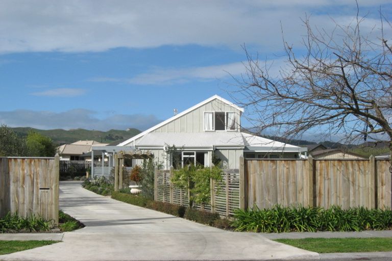 Photo of property in 100 Brookvale Road, Havelock North, 4130