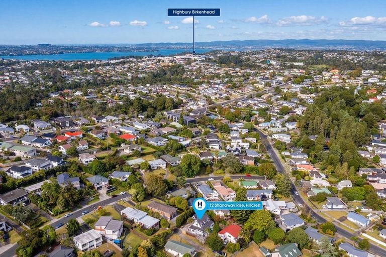 Photo of property in 1/12 Shanaway Rise, Hillcrest, Auckland, 0627