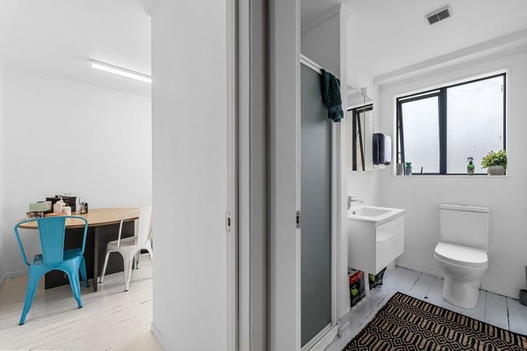 Photo of property in 2/139 Totara Street, Riccarton, Christchurch, 8041