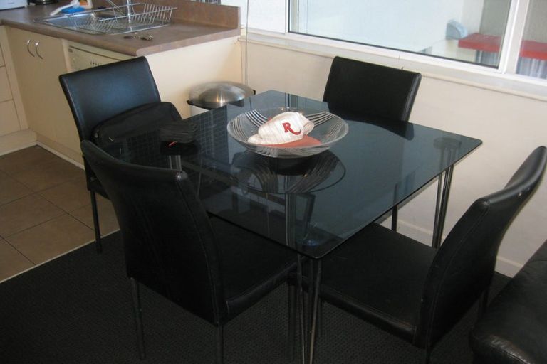 Photo of property in Terrace Tower Apartments, 4a/126 The Terrace, Wellington Central, Wellington, 6011