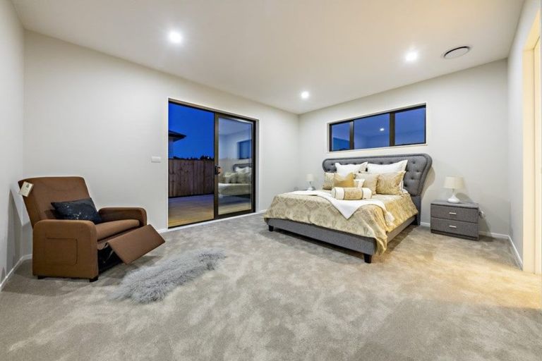 Photo of property in 4 Pahekeheke Road, Karaka, Papakura, 2113