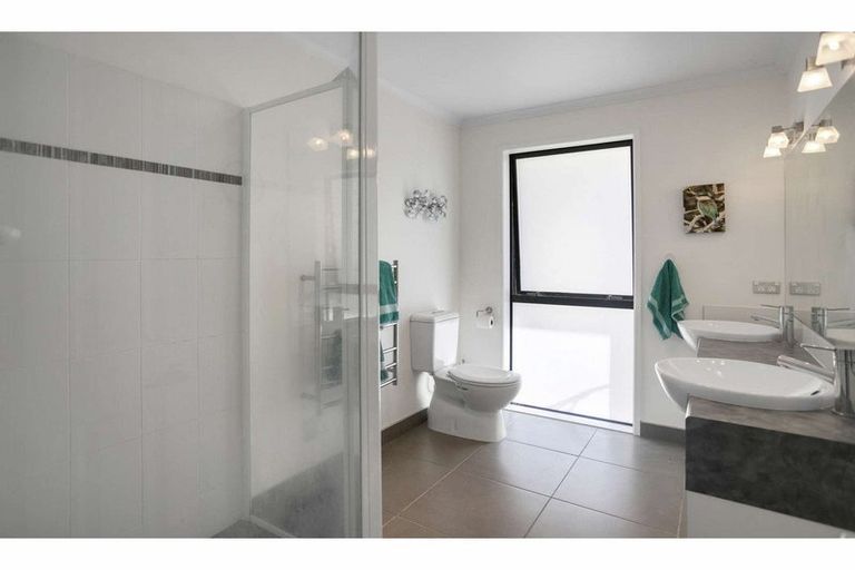 Photo of property in 108 Waitotara Drive, Waipapa, 0230