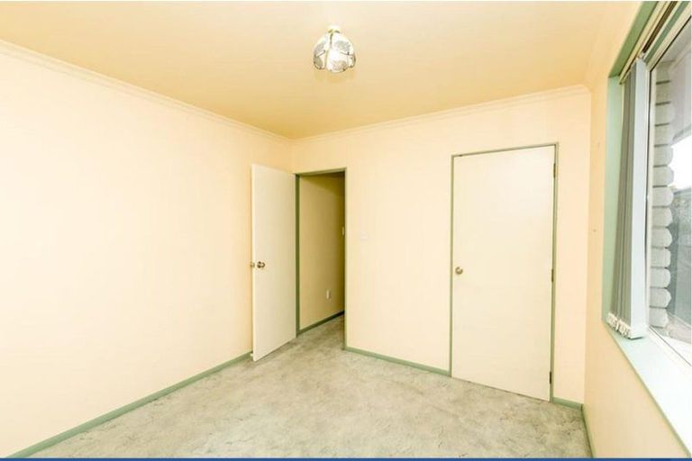 Photo of property in 10 Massey Street, Westown, New Plymouth, 4310