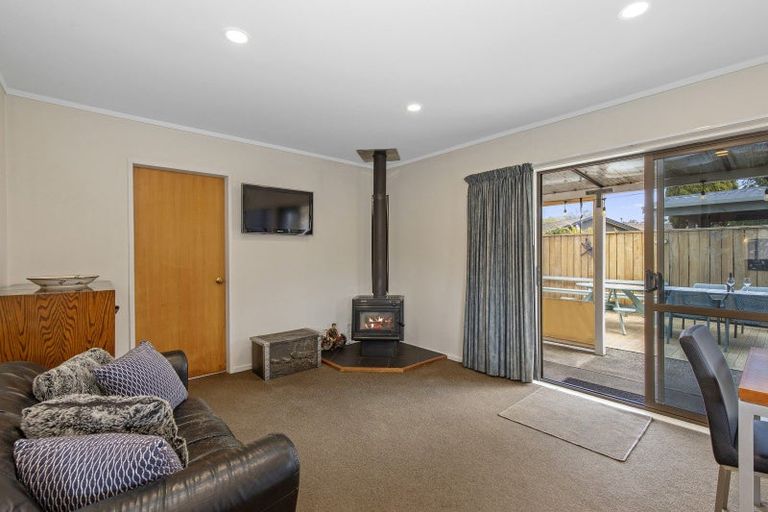 Photo of property in 19 Memphis Grove, Totara Park, Upper Hutt, 5018