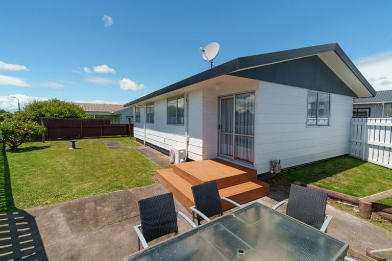 Photo of property in 33 Tiller Close, Kelvin Grove, Palmerston North, 4414