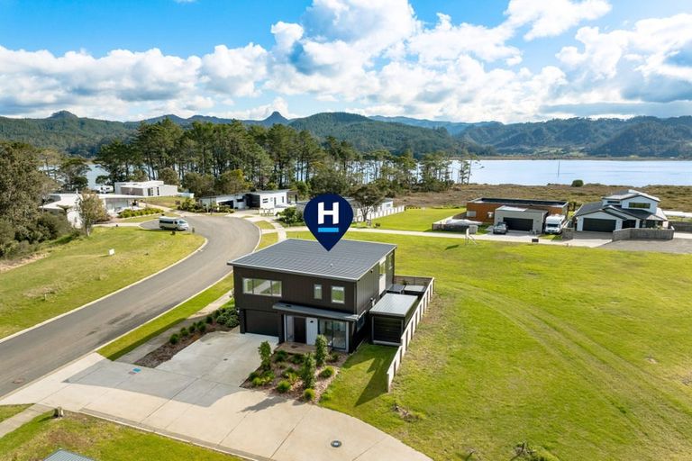 Photo of property in 18 Pinnacles Lane, Pauanui, Hikuai, 3579