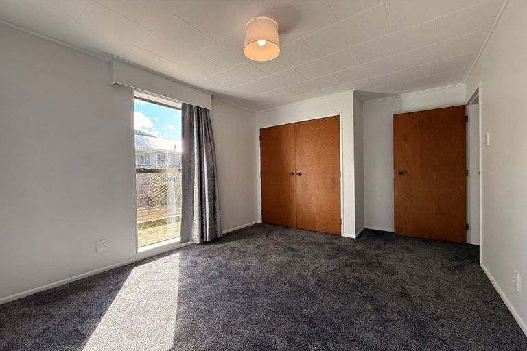 Photo of property in 27a Gemstone Drive, Birchville, Upper Hutt, 5018