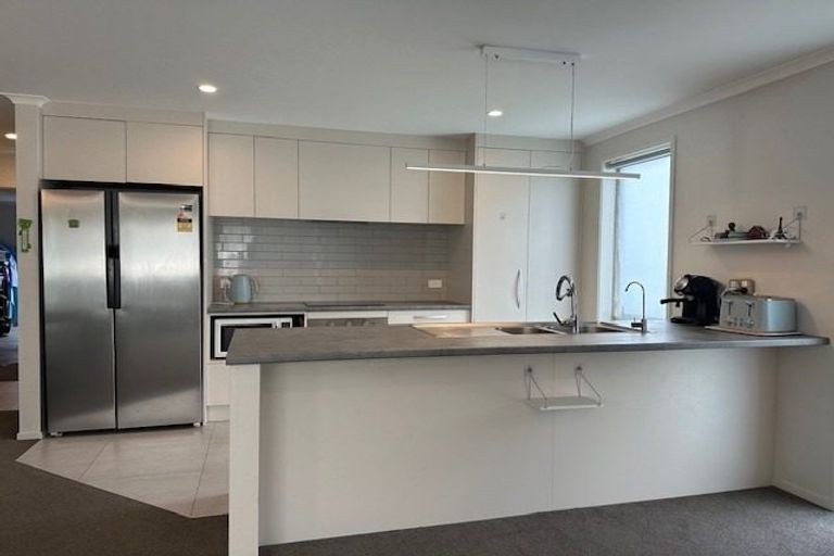 Photo of property in 11 Raynor Crescent, Pyes Pa, Tauranga, 3112