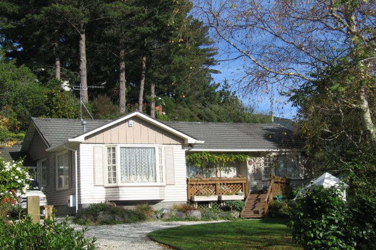 Photo of property in 10 Zeala Grove, Stokes Valley, Lower Hutt, 5019