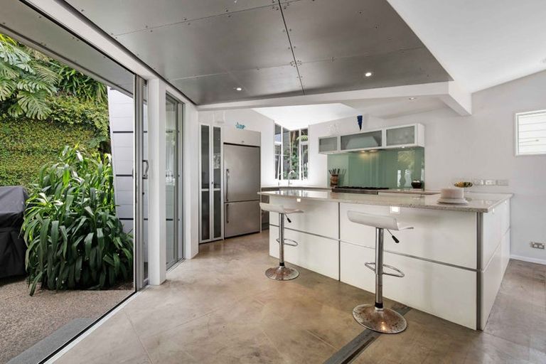 Photo of property in 71 Mckenzie Avenue, Arkles Bay, Whangaparaoa, 0932