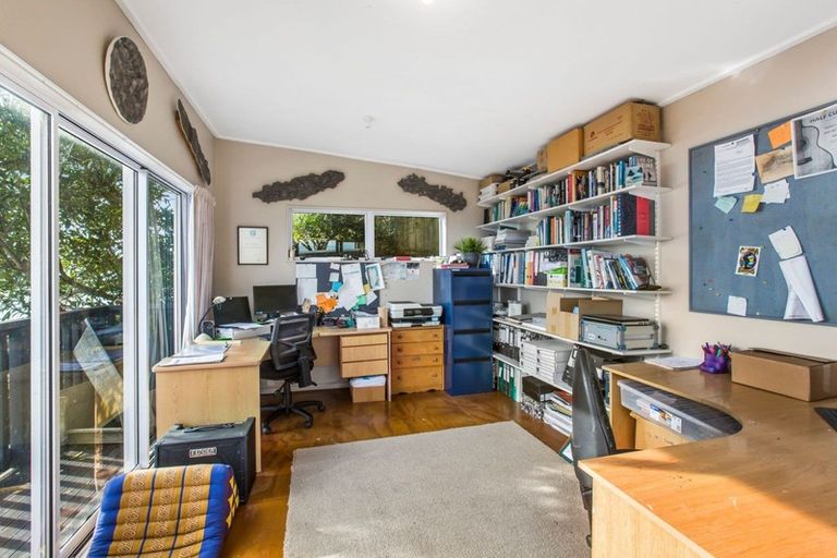 Photo of property in 94 Messenger Terrace, Oakura, 4314