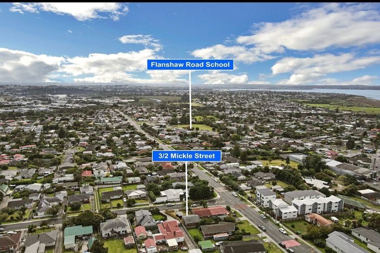 Photo of property in 3/2 Mickle Street, Te Atatu South, Auckland, 0610