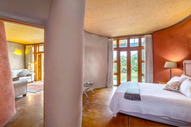 Photo of property in 22 Cambridge Road, Martinborough, 5711