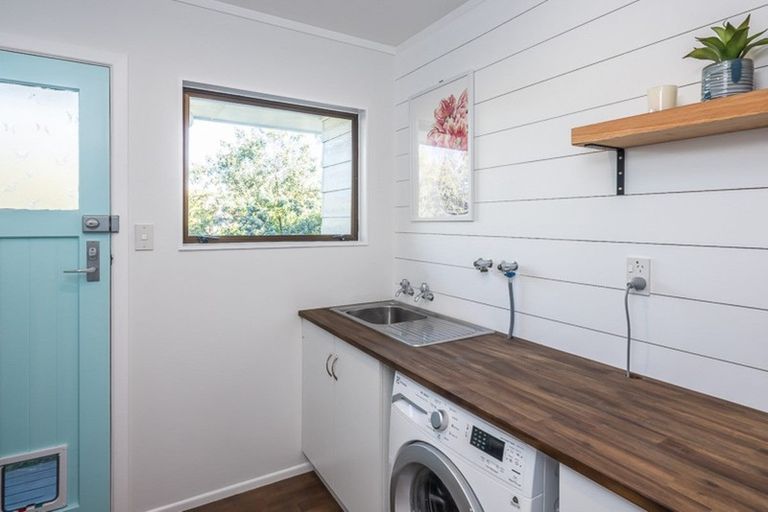 Photo of property in 27 Titoki Road, Waikanae Beach, Waikanae, 5036