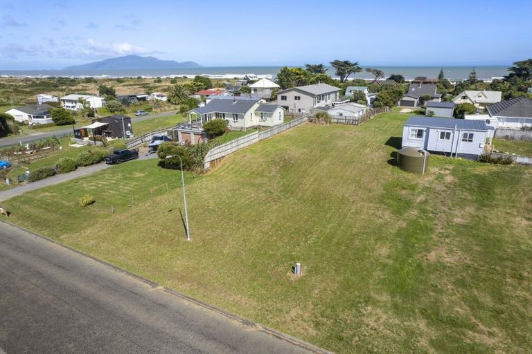 Photo of property in 65 Gawler Street, Te Horo Beach, Otaki, 5581