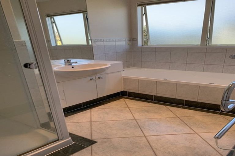 Photo of property in 41 Corta Bella Place, Golflands, Auckland, 2013