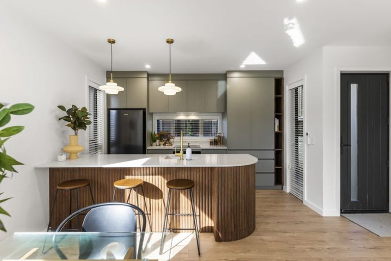 Photo of property in 26 Dawnhaven Drive, Te Atatu Peninsula, Auckland, 0610