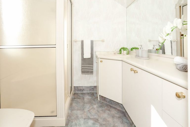 Photo of property in 11 Villa Grove, Ilam, Christchurch, 8041