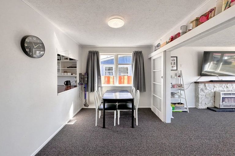 Photo of property in 21 Camellia Avenue, Aramoho, Whanganui, 4500