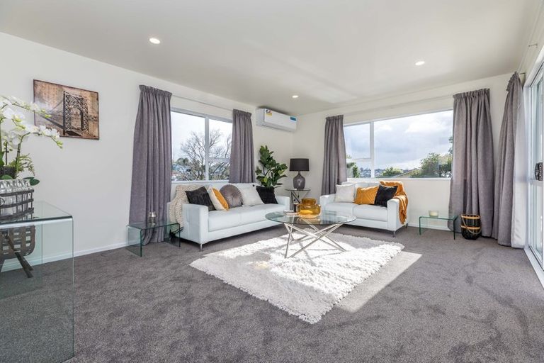 Photo of property in 24 Lilburn Crescent, Massey, Auckland, 0614