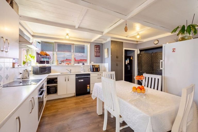 Photo of property in 18 Kelvin Road, Maraenui, Napier, 4110