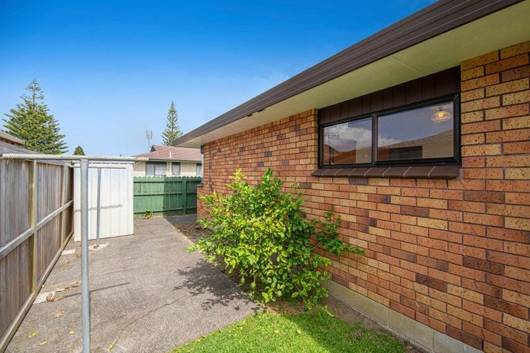 Photo of property in 1/131 Centreway Road, Orewa, 0931