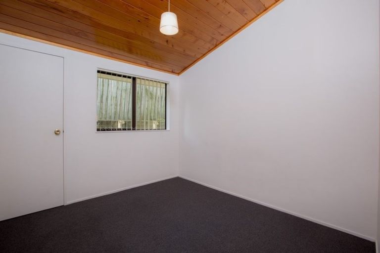 Photo of property in 8b Capricorn Place, Glen Eden, Auckland, 0602