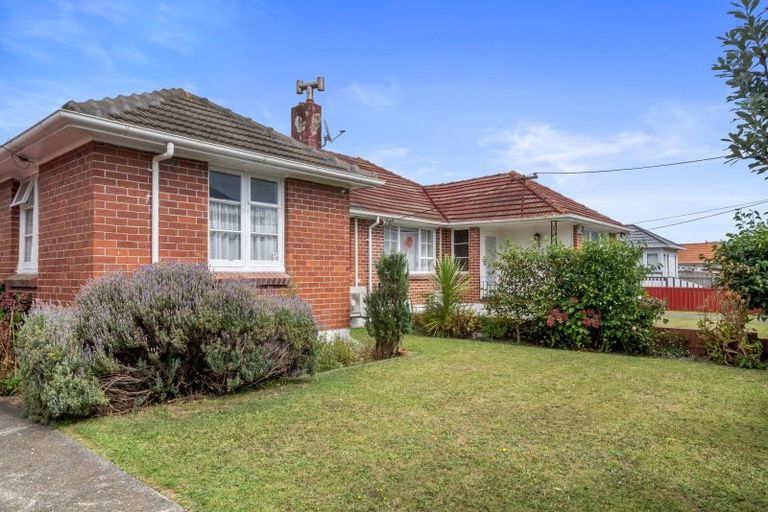 Photo of property in 60 Dyer Street, Epuni, Lower Hutt, 5011