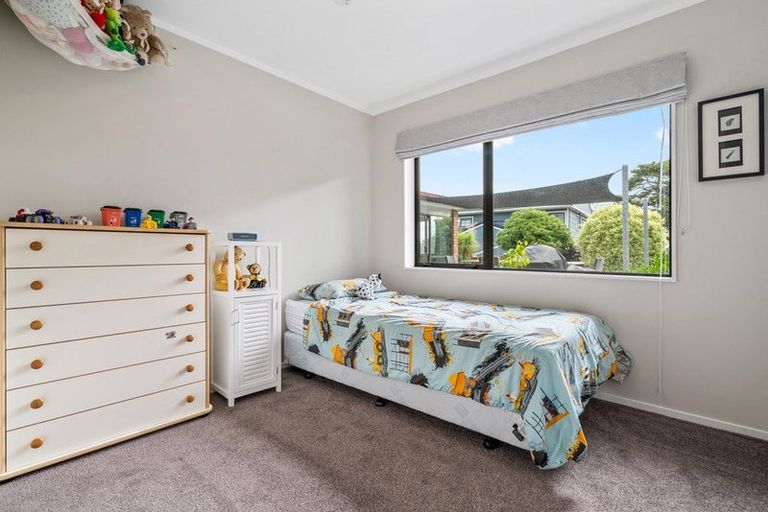 Photo of property in 8 Kuripaka Crescent, The Gardens, Auckland, 2105
