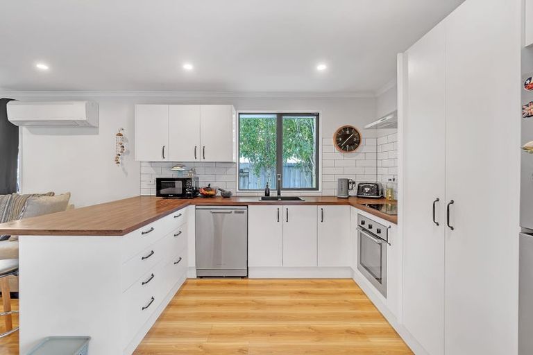 Photo of property in 34 Primrose Street, Northcote, Christchurch, 8052