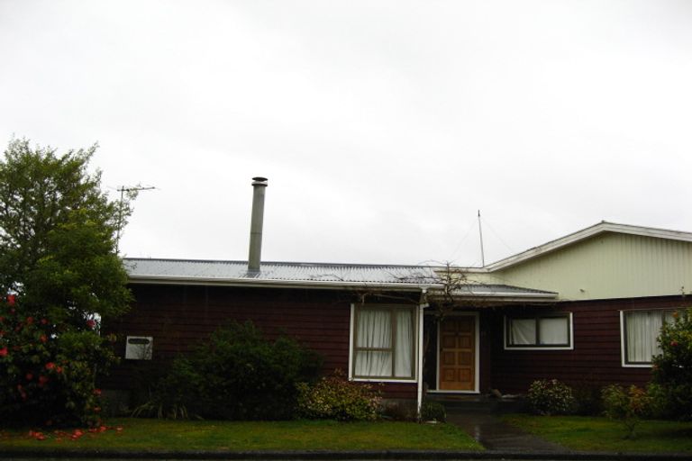 Photo of property in 13 Ivy Terrace, Moana, 7872