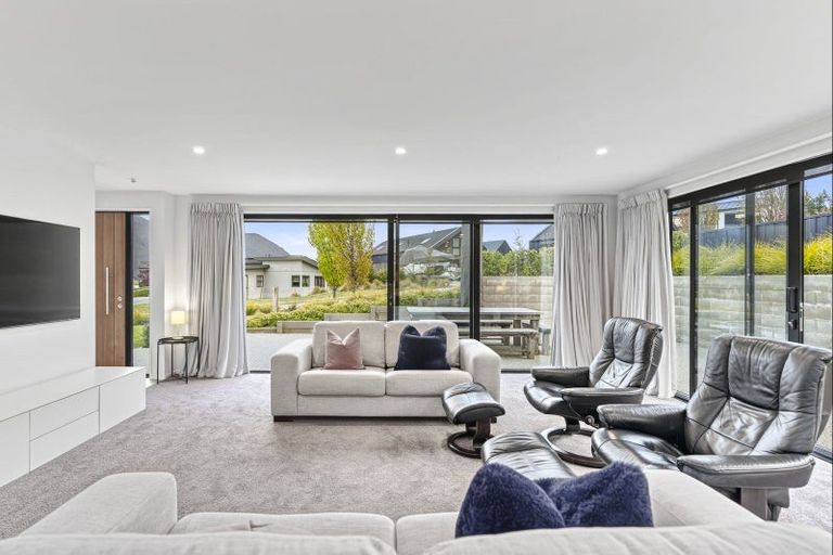 Photo of property in 6 Mills Road, Wanaka, 9305