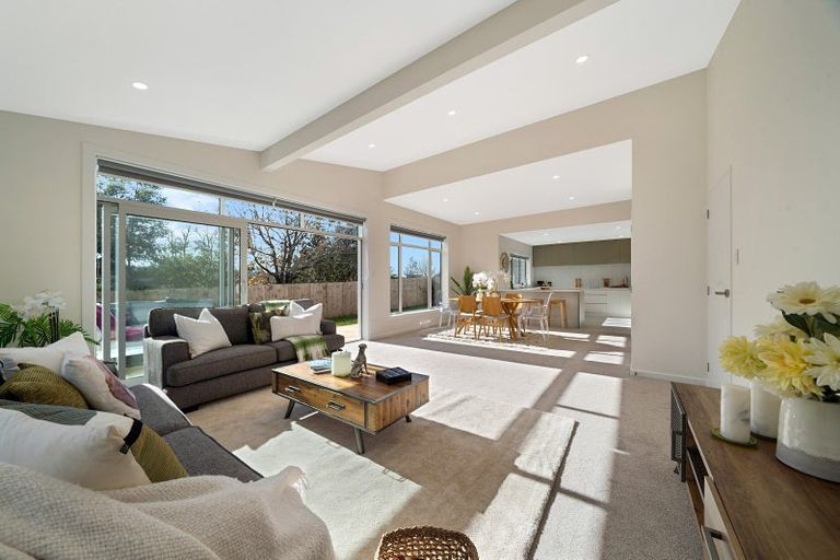 Photo of property in 400 Main Road, Huapai, Kumeu, 0810