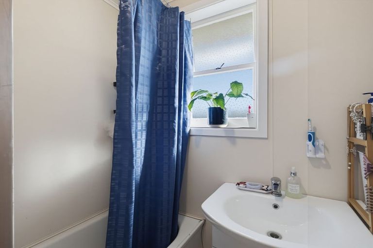 Photo of property in 25 Mcgreevy Street, Waipawa, 4210