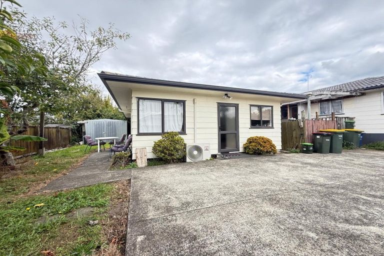 Photo of property in 13 Hindmarsh Street, Henderson, Auckland, 0612