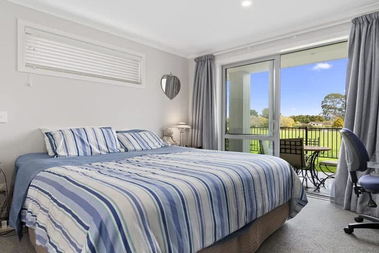 Photo of property in 18 Richardson Road, Omokoroa, 3114