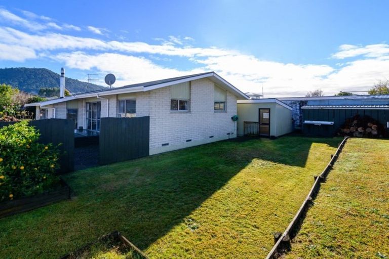 Photo of property in 20 Tawavale Street, Pukehangi, Rotorua, 3015