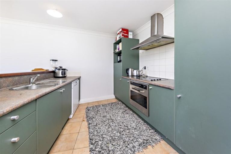 Photo of property in 44 Earnslaw Crescent, Clover Park, Auckland, 2019
